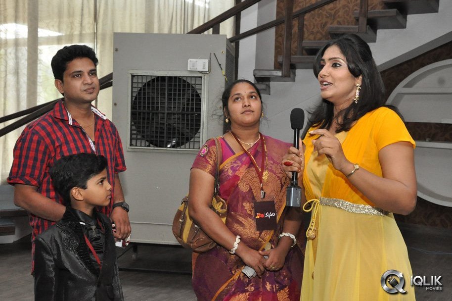 Nagarjuna-Meets-Docomo-Manam-Contest-Winners